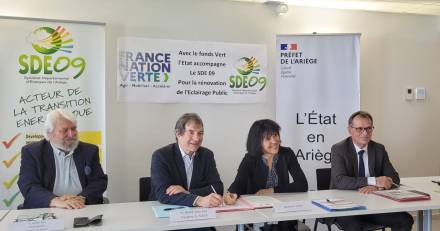Foix - Signature de la convention fonds vert en Ariege