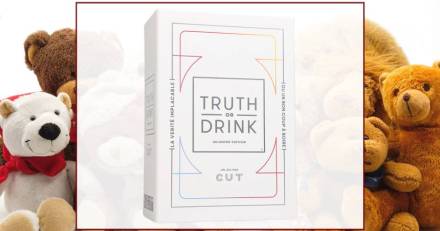 Jeux et Jouets - ATALIA sort la version française du phénomène mondial Truth or Drink, le jeu de cartes provocateur aux questions très personnelles
