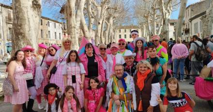 Gignac - Les bénévoles du comité en mode  Barbie chalenge  pour le carnaval